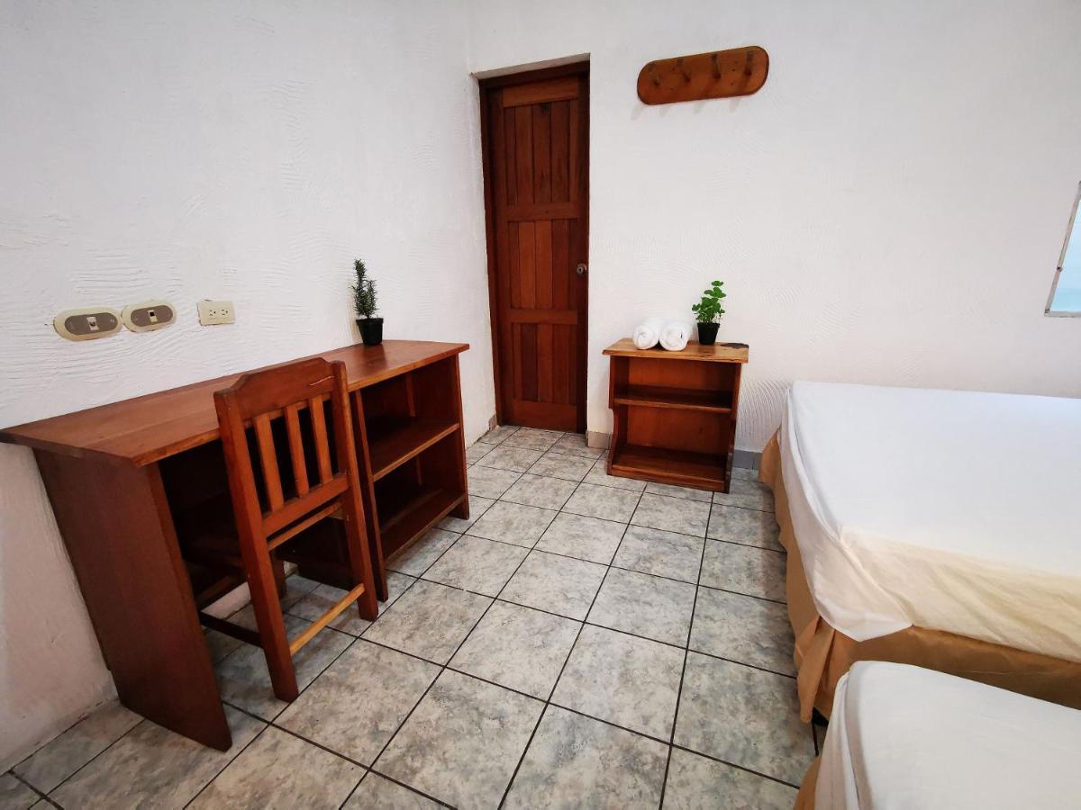 Natz Hotel Флорес Екстериор снимка
