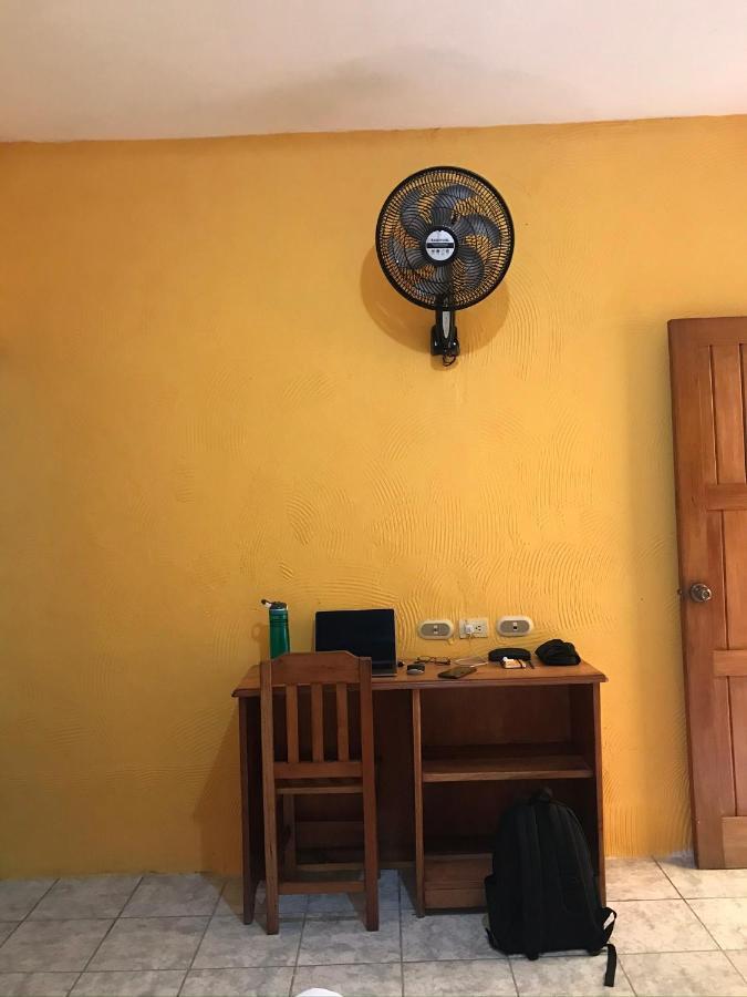 Natz Hotel Флорес Екстериор снимка