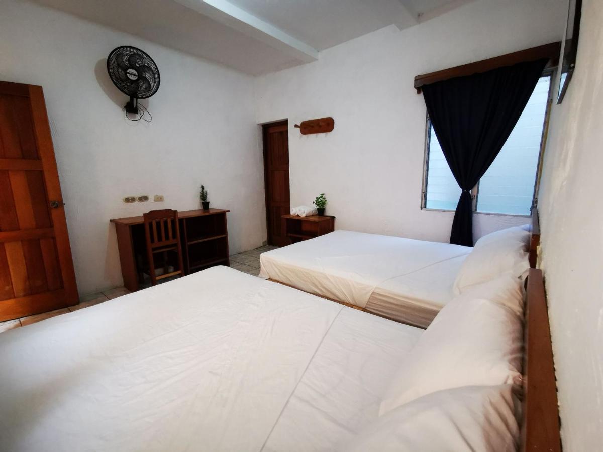 Natz Hotel Флорес Екстериор снимка