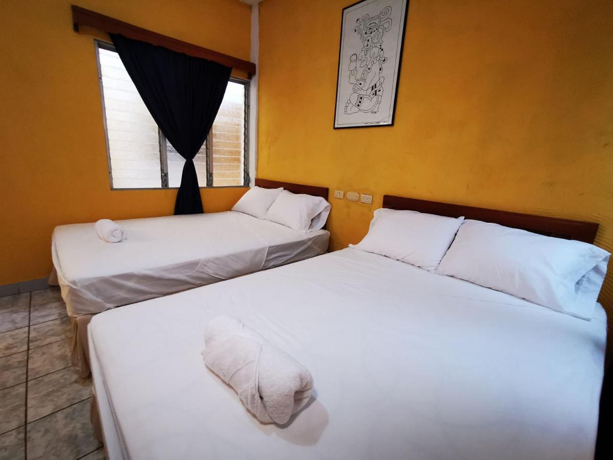 Natz Hotel Флорес Екстериор снимка