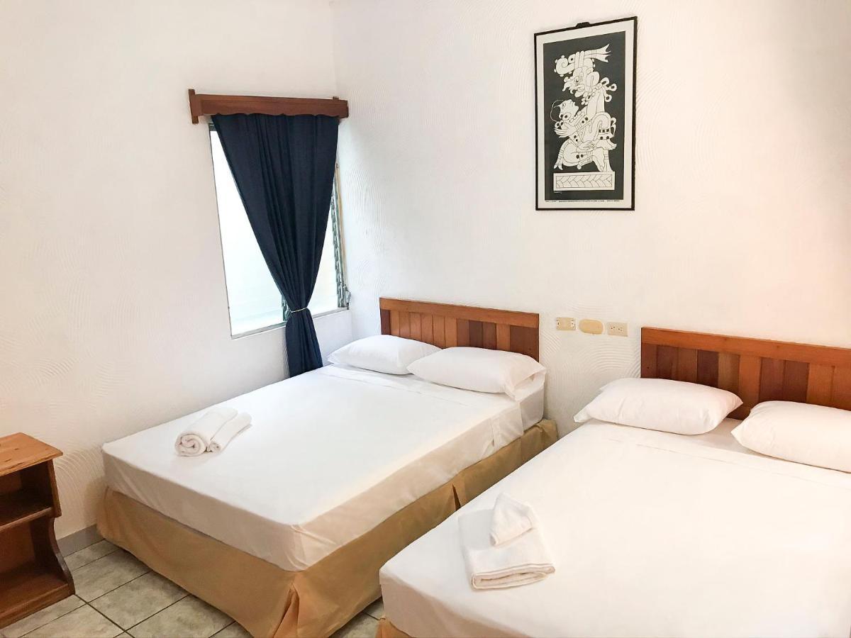 Natz Hotel Флорес Екстериор снимка