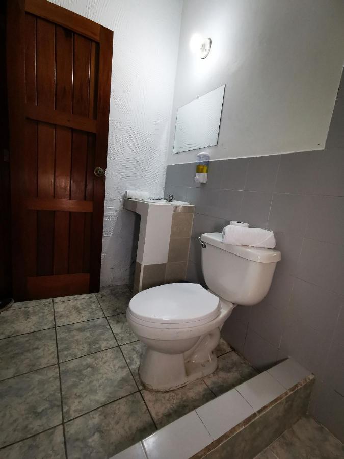 Natz Hotel Флорес Екстериор снимка