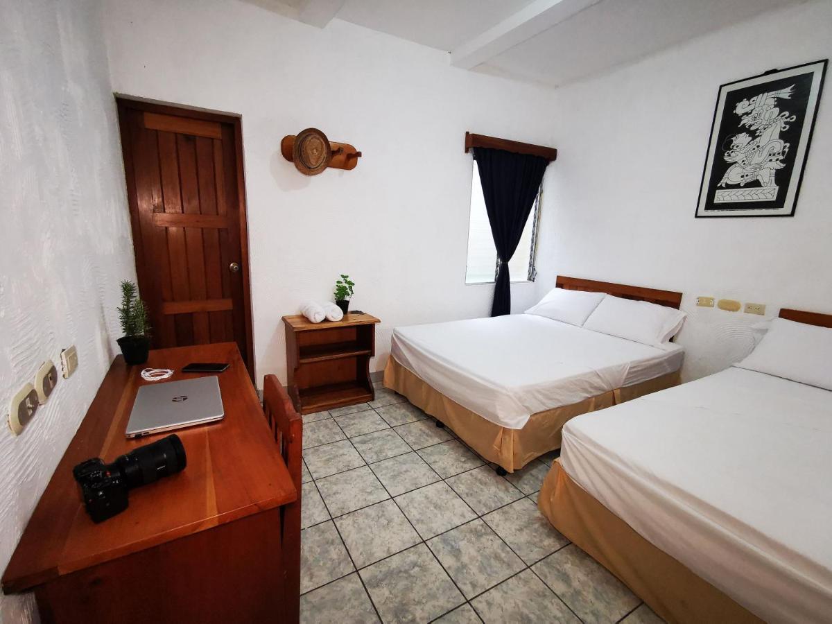Natz Hotel Флорес Екстериор снимка