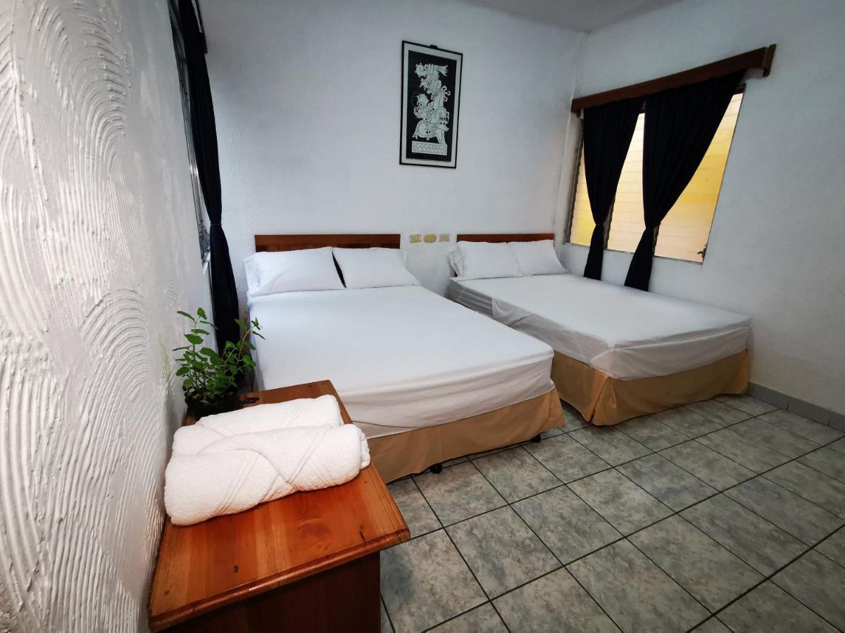Natz Hotel Флорес Екстериор снимка