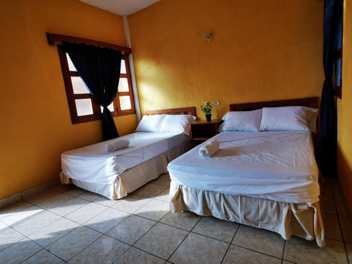 Natz Hotel Флорес Екстериор снимка