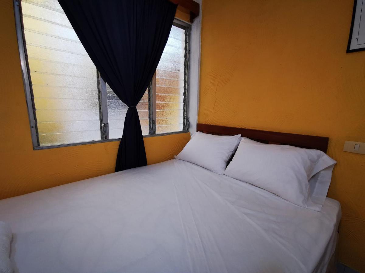 Natz Hotel Флорес Екстериор снимка