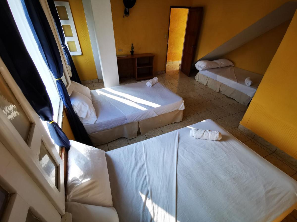 Natz Hotel Флорес Екстериор снимка