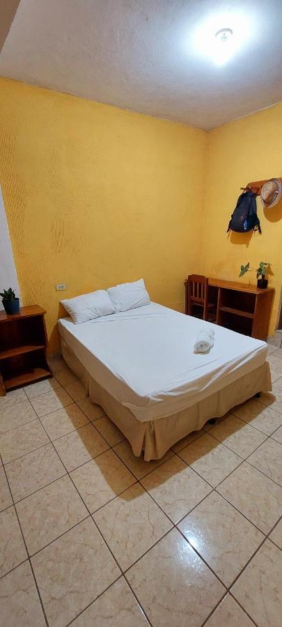 Natz Hotel Флорес Екстериор снимка