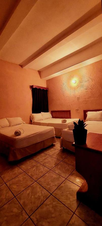 Natz Hotel Флорес Екстериор снимка
