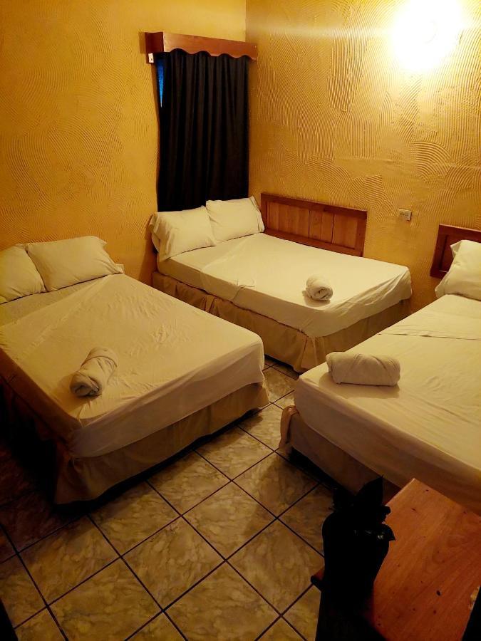 Natz Hotel Флорес Екстериор снимка