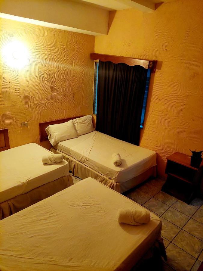 Natz Hotel Флорес Екстериор снимка