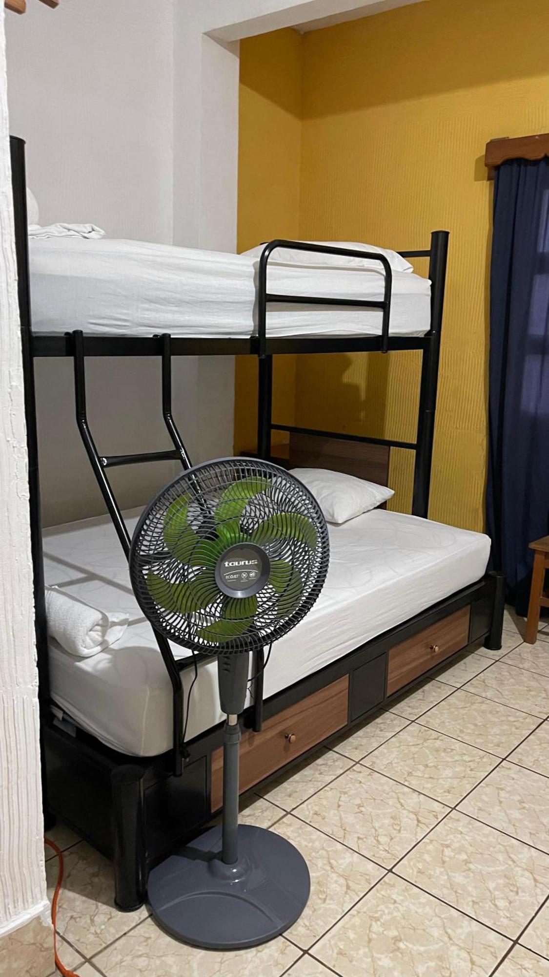 Natz Hotel Флорес Екстериор снимка