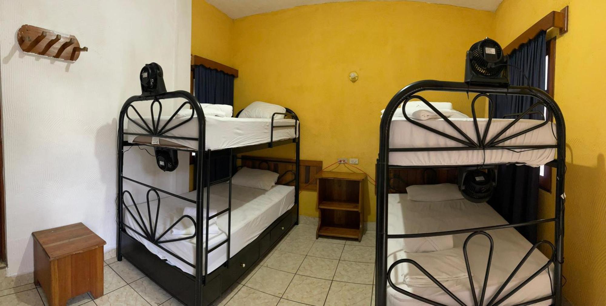 Natz Hotel Флорес Екстериор снимка