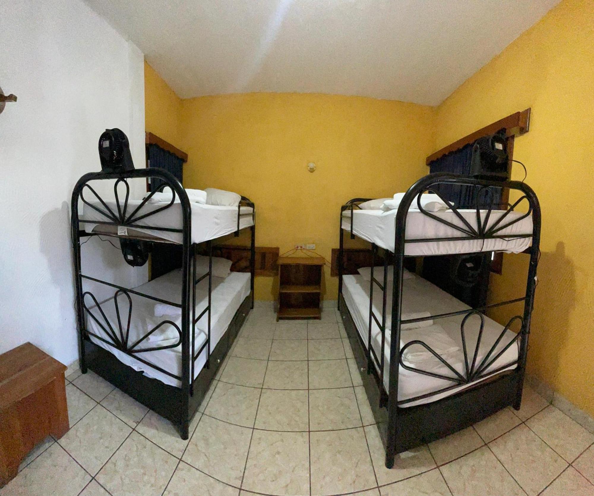 Natz Hotel Флорес Екстериор снимка